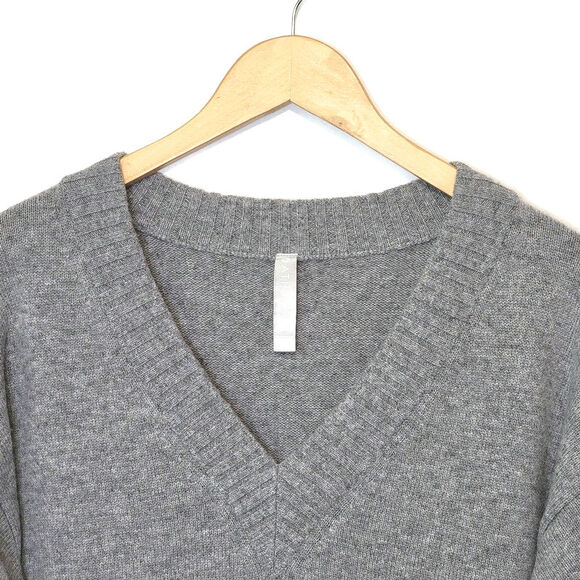 Athleta Wool Cashmere V Neck Long Sleeve Tunic Gray Sweater Cozy Minimalist M - Picture 5 of 16